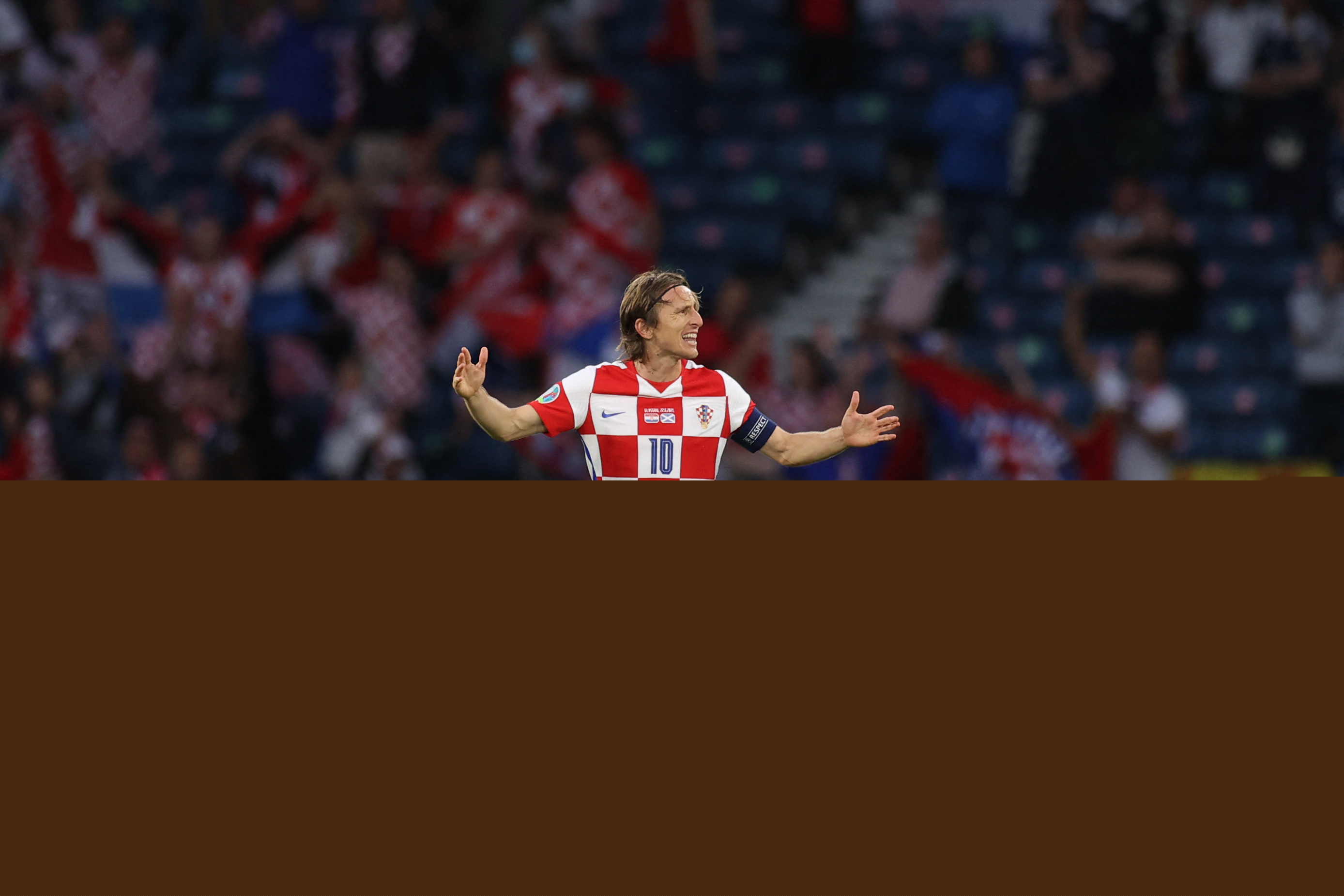 勇士完败！库里31+5创纪录，快船旧将爆发立功，巴特勒30+7也无奈