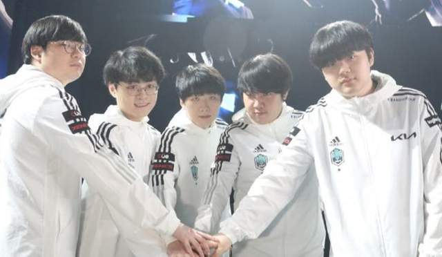 两点让皇马3-0客胜毕巴终结3连平 阿隆索变阵+现役第1独造3球